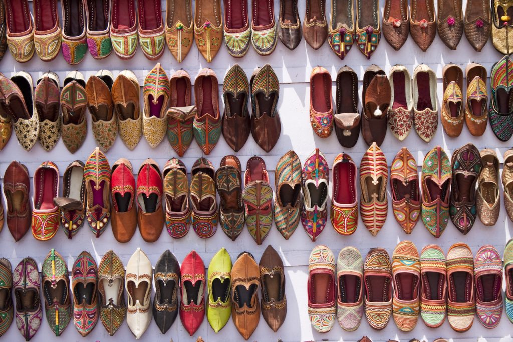 Viaggiare in India, scarpe jutti, Jodhpur, Rajasthan, India
